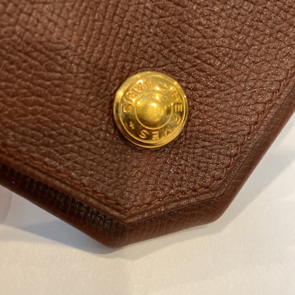 Hermes LE 24 Unisex Epsom
Leather Coin Purse/coin
Case Gold - Picture 2 of 10